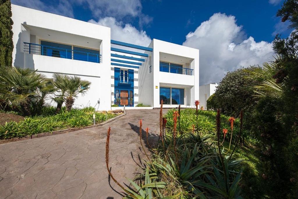 Villa ตาริฟา ภายนอก รูปภาพ
